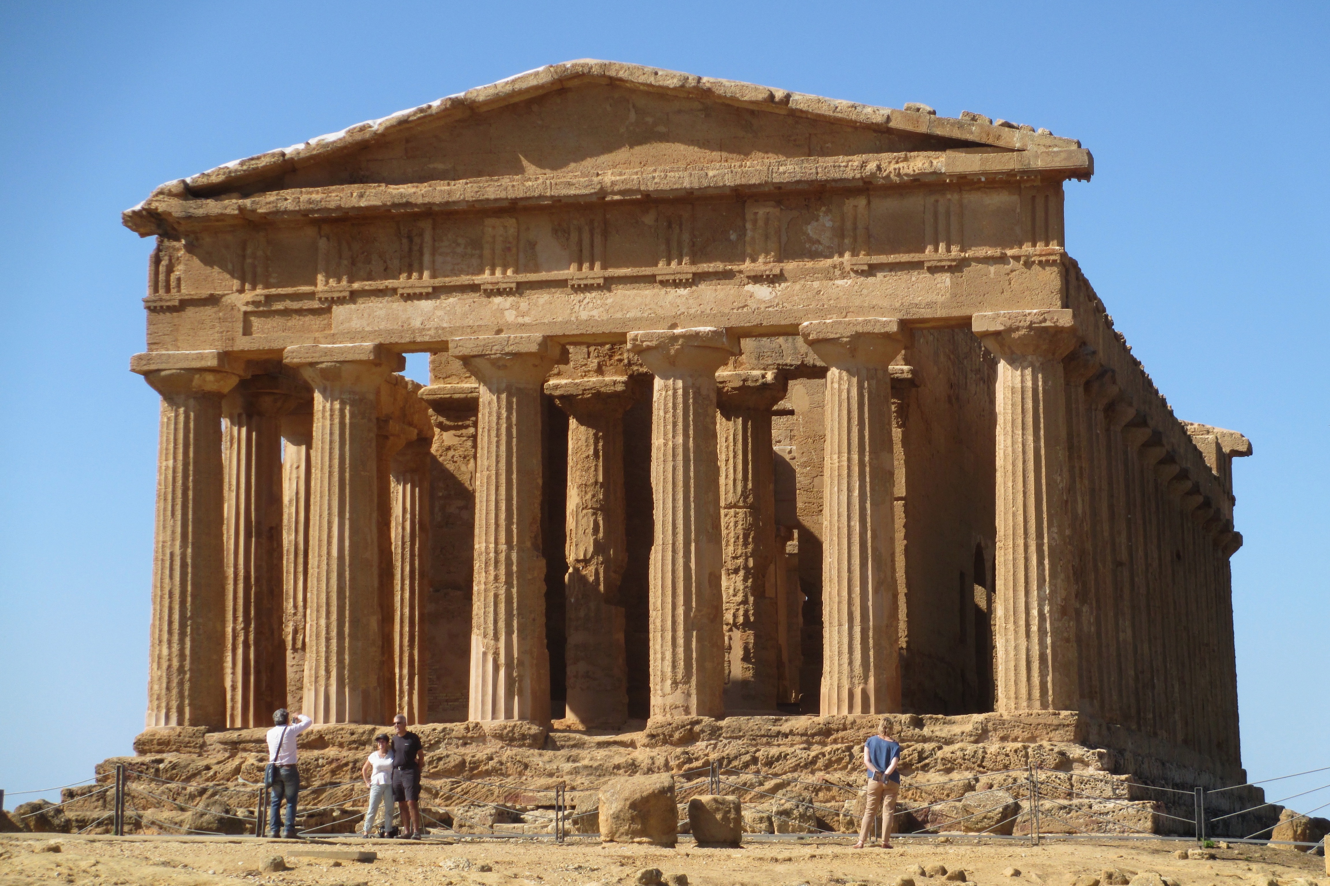 ancient greek architecture dining room